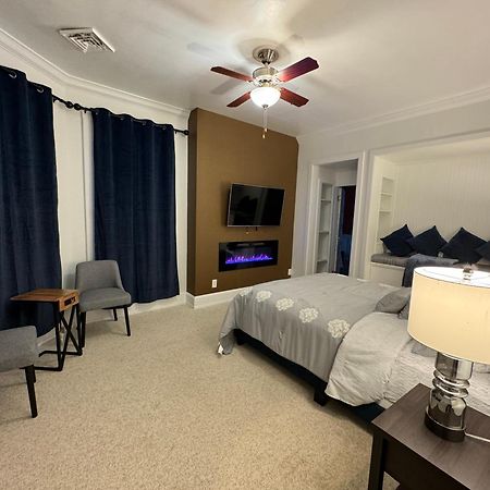 Beautiful Bungalow On Main Madison Extérieur photo